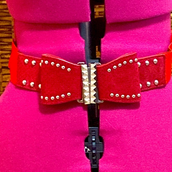 Unbranded Accessories - VINTAGE EUC Red Stretch Waist Belt with Silver studded bow S/M
